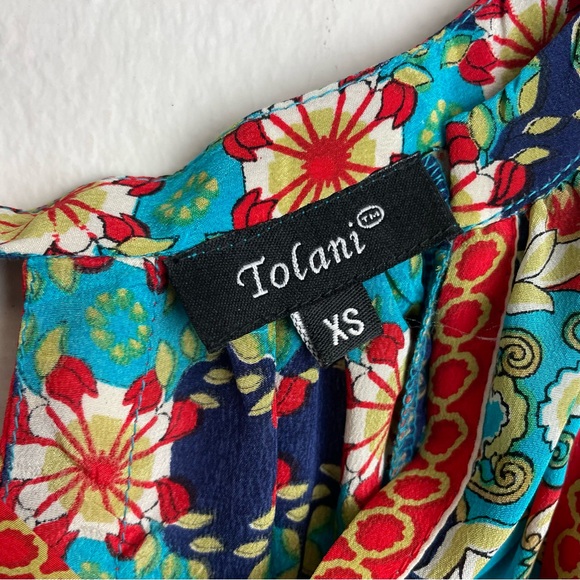 Tolani- Multi-colored Silk Top blouse with Key Hole Detail Size S - Picture 4 of 4